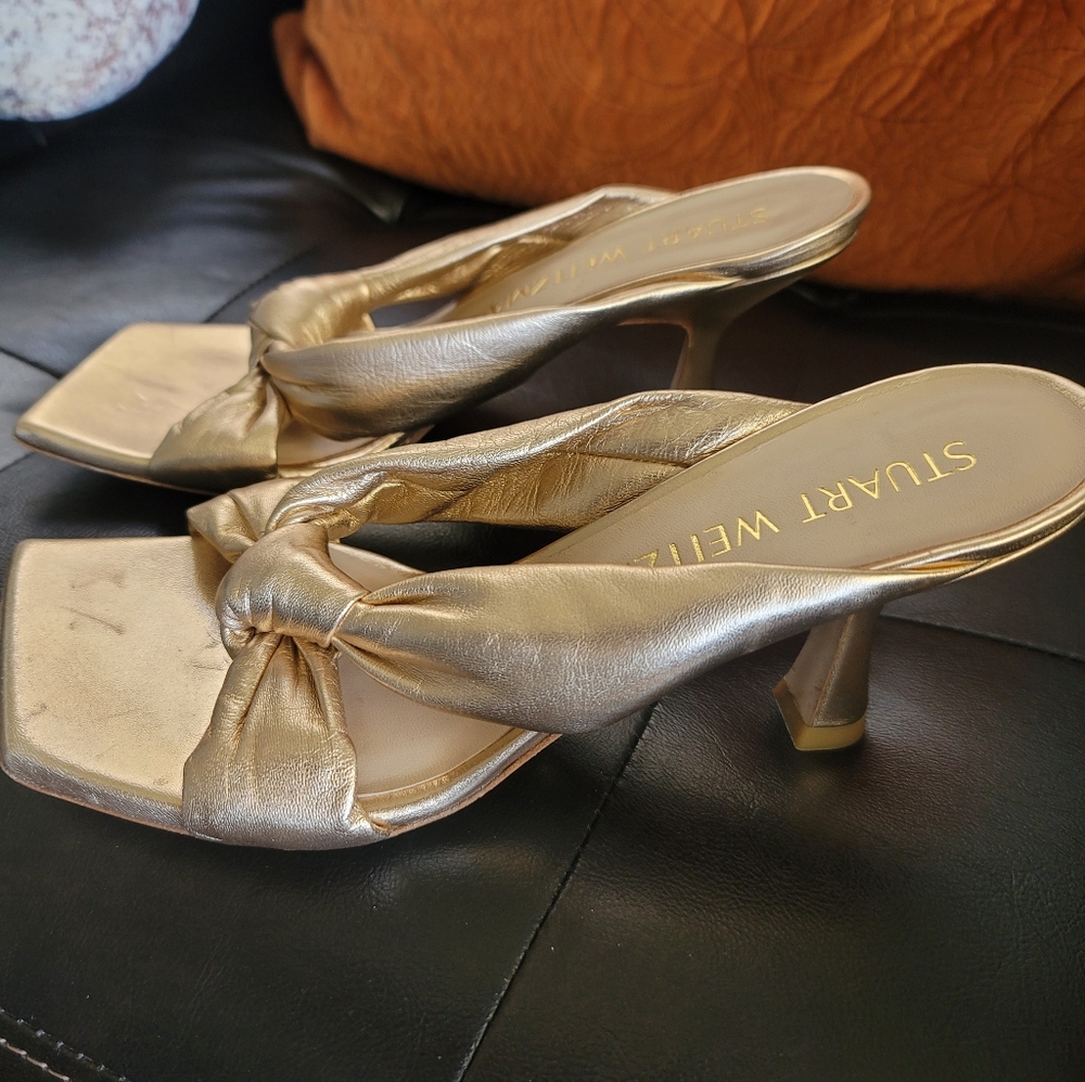 Stuart Weitzman Stylish Gold Heeled Sandals - Picture 10 of 10